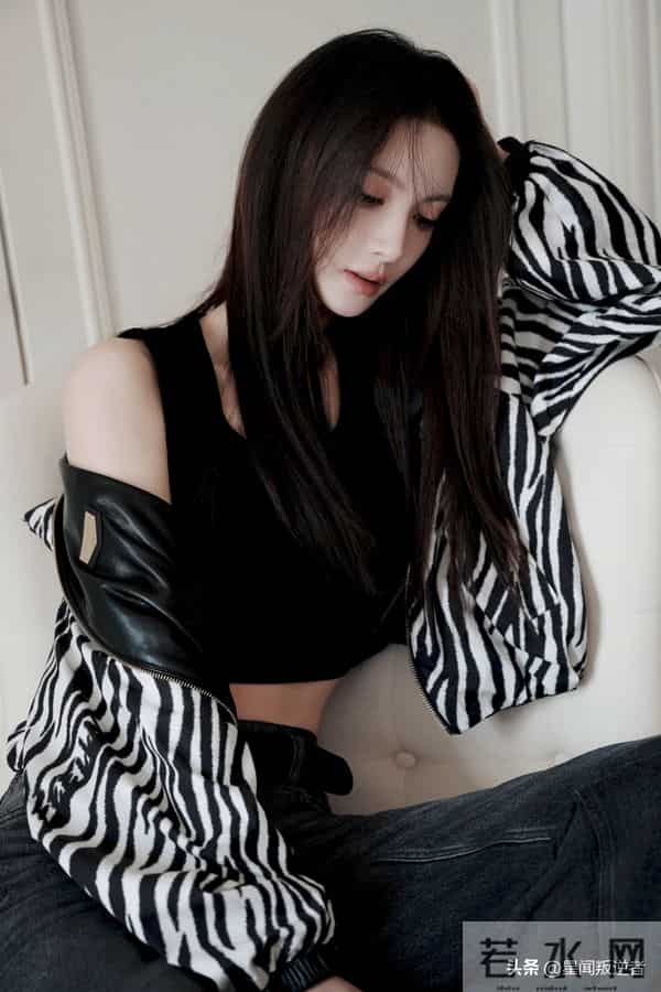 我的天，人间尤物金晨好A啊，吸睛酷感造型