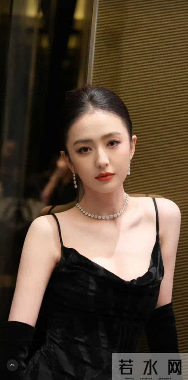 佟丽娅的黑与白