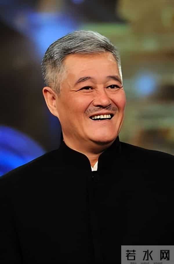 身价上亿有什么用?68岁赵本山仍为女儿操心,给中老年人提了个醒