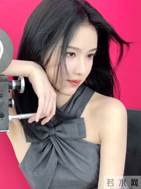 陈都灵小性感小妈级别