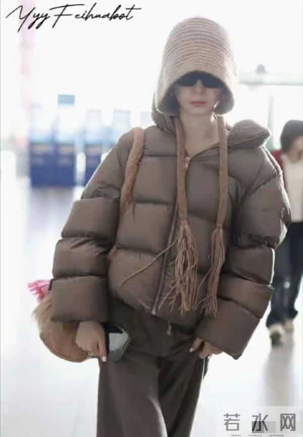 戚薇这身打扮也太绝了!颜值气质双在线,美得让人移不开眼