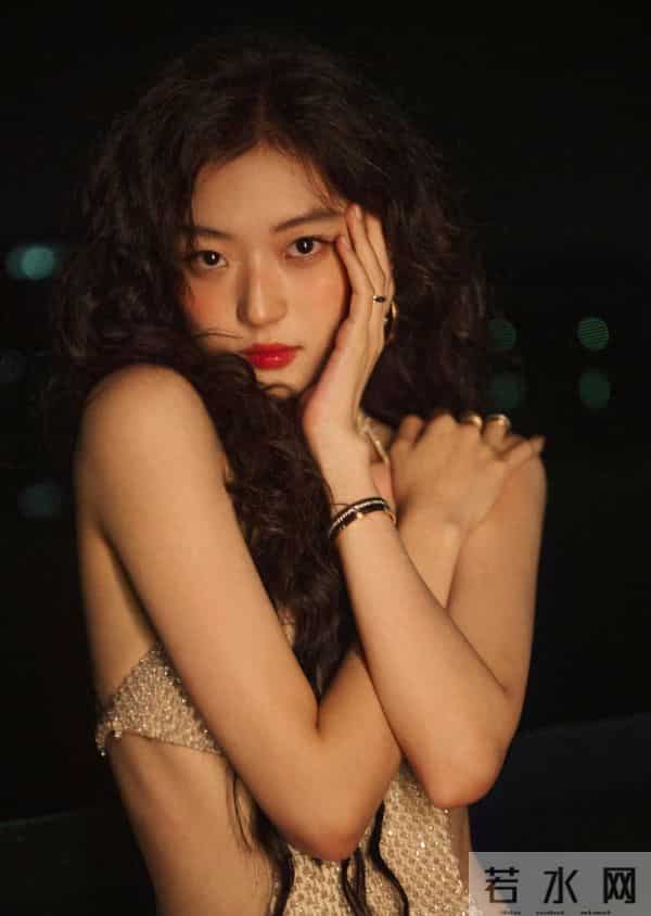 孙千 深V露背裙