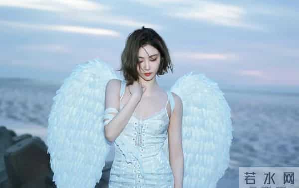 许佳琪天使的翅膀，柔美性感迷人！