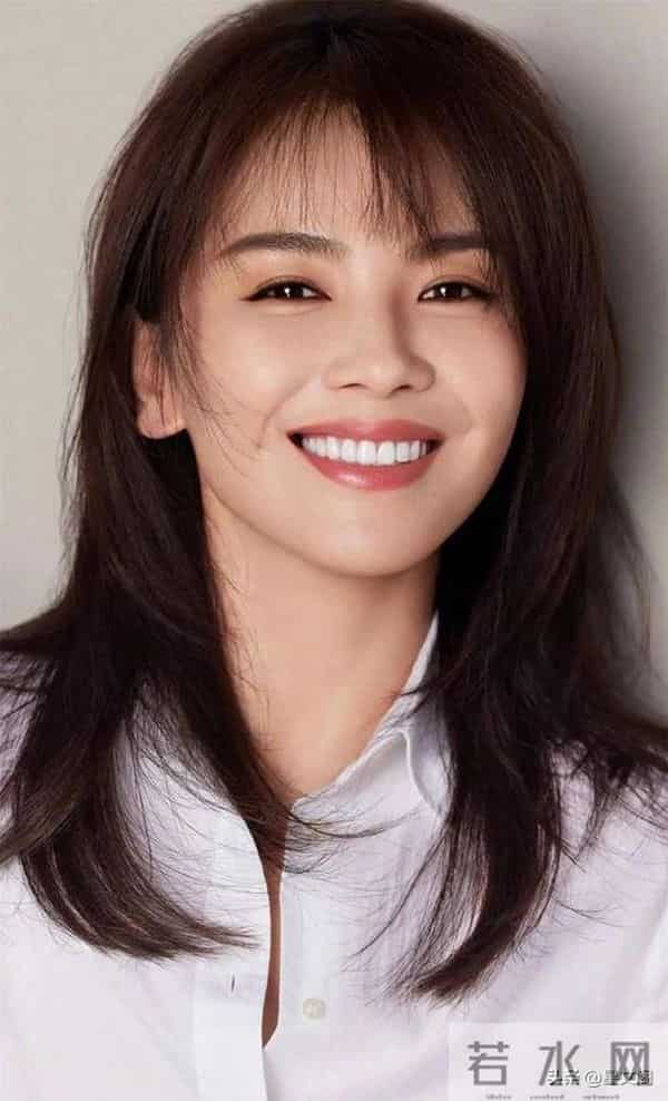 47岁刘涛国外度假心情大好 晒美照 身材迷人又显年轻