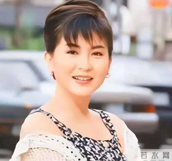 67岁天后至今未婚，无性无爱，与青灯古佛相伴，被母亲毁掉一生