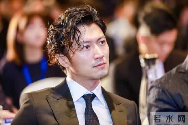 王菲也没想到,自己的现任男友谢霆锋,竟走上了和李亚鹏一样的路