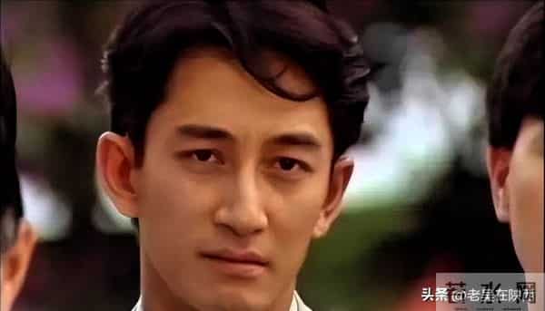 昔日恋情无疾而终，他转身娶小5岁同门师妹，夫妻携手红透荧屏