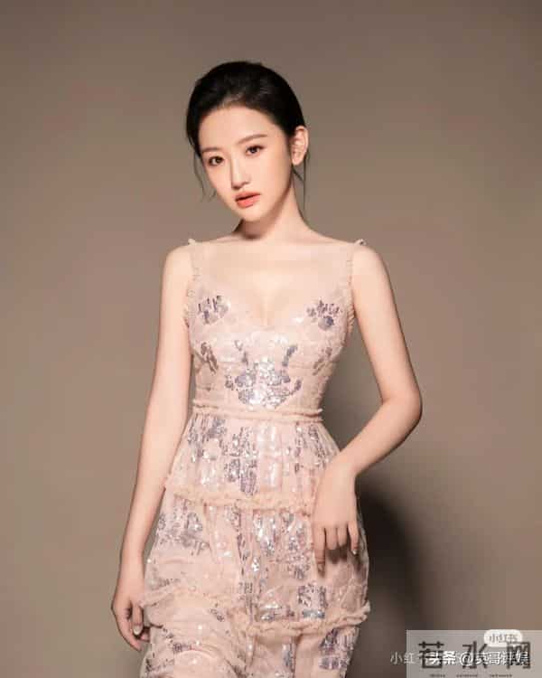 没拿奖又怎样？连续缺席两次短剧盛典的韩雨彤，让短剧圈彻底沉默