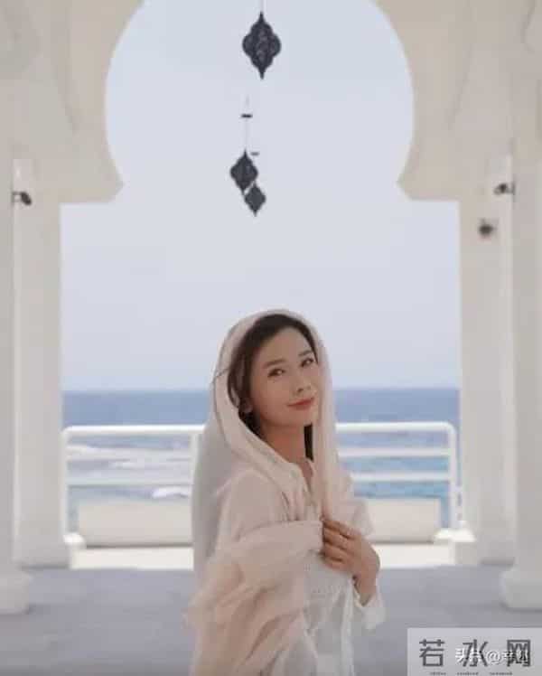 奉子成婚?前TVB新闻女神婚礼后首露面,双腿粗壮脸颊浮肿引关注