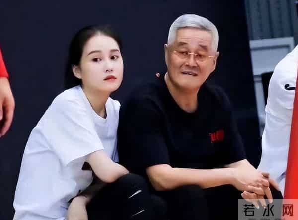 上亿身价难掩凄凉,赵本山近况曝光,断崖衰老认不出,儿女成心病