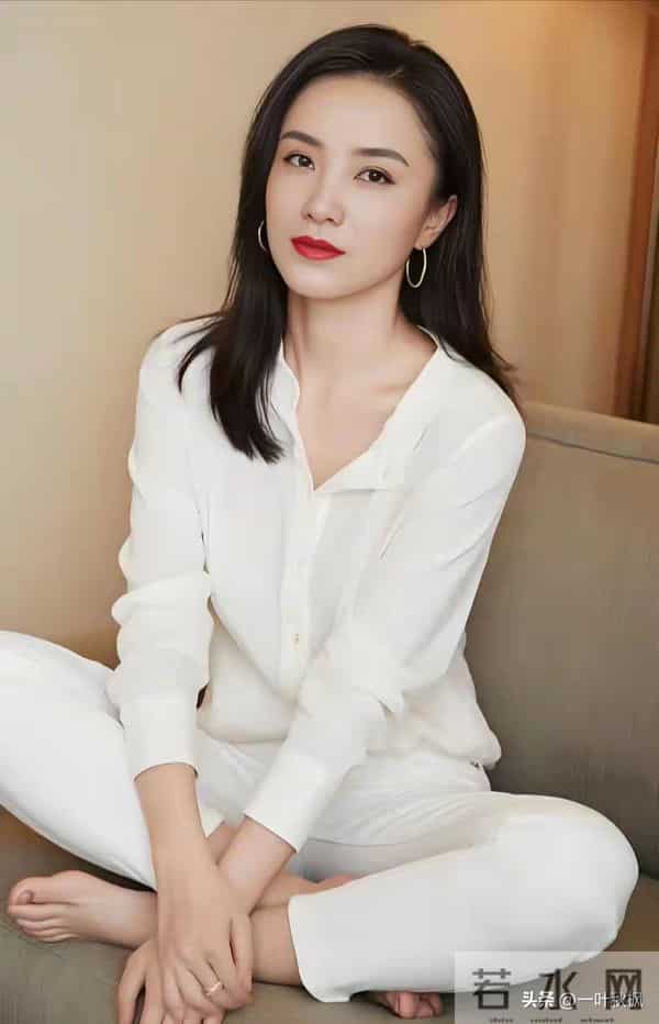 有种“夺命的刀”,叫宋佳的腰;有种“夺人的魂”,叫宋佳的臀