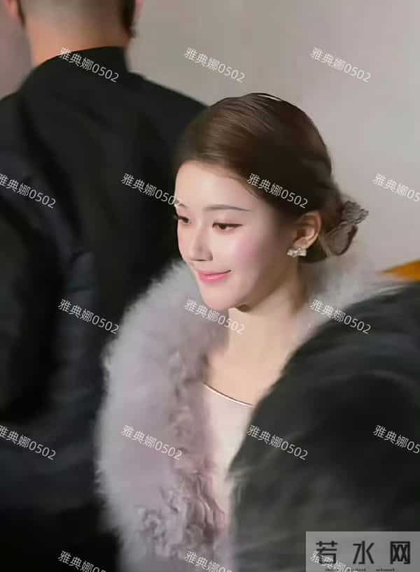 千金归来赵露思,圆脸变长脸下巴鼻子都比以前更立体了气场好强