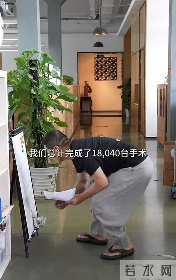 王菲也没想到,自己的现任男友谢霆锋,竟走上了和李亚鹏一样的路