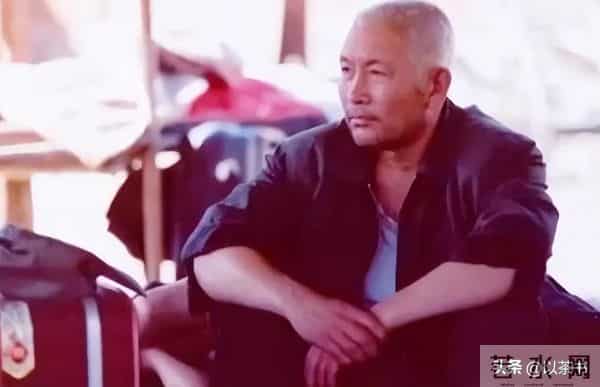 他是国家一级演员,演了半辈子戏,戏外爱妻如命,却为儿子操碎心