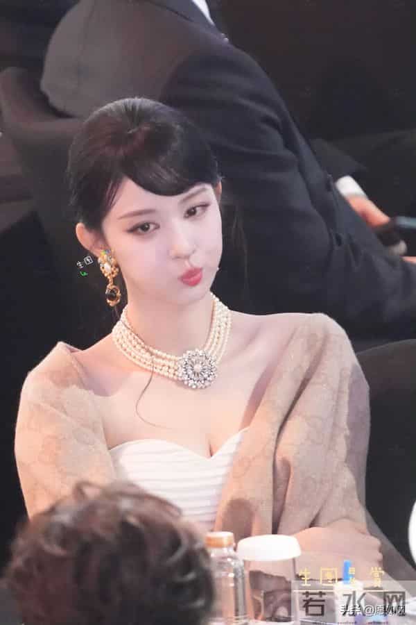 尖叫之夜这一晚，独独被赵今麦和王楚然惊艳，大气且明媚