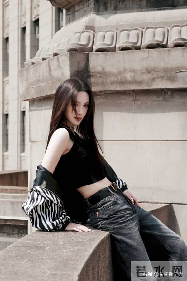 我的天，人间尤物金晨好A啊，吸睛酷感造型