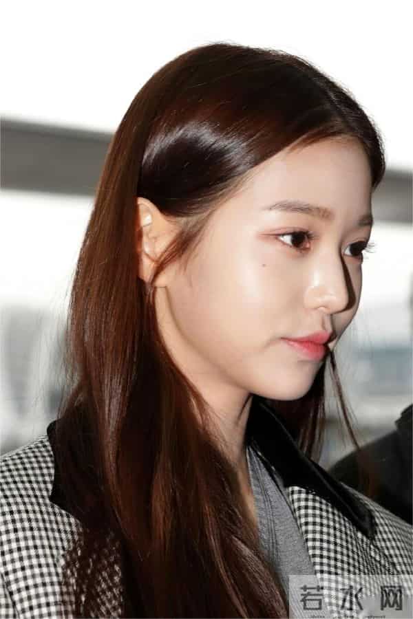 元气少女张元英黑丝穿搭美照