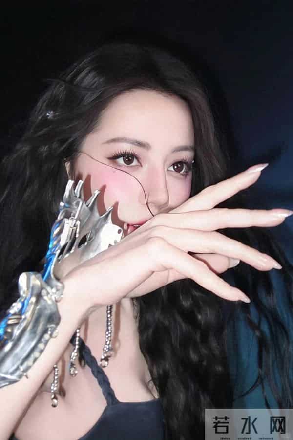 迪丽热巴可爱的一面 ，好美好可爱呀