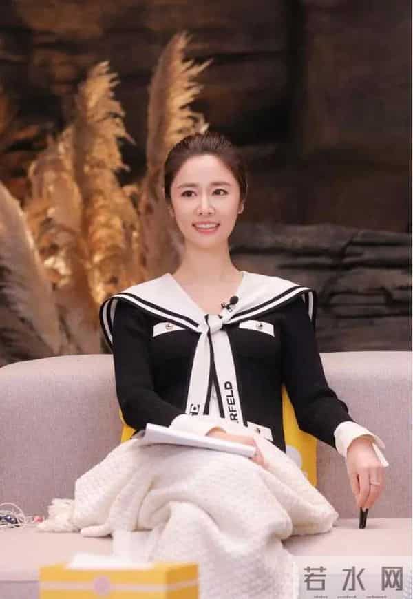 49岁林心如节目生图，这状态简直绝了，说18岁也有人相信，好羡慕