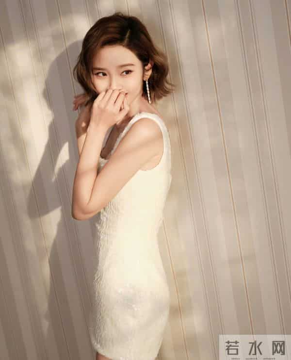 唐艺昕 吊带短裙