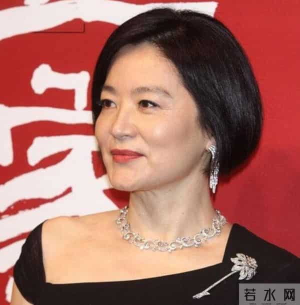 钱再多有什么用!林青霞奢华一辈子,老了竟然住在"蟑螂窝"