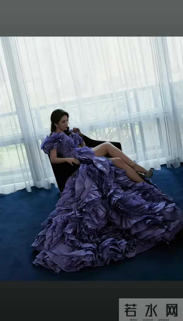 刘亦菲活动生图