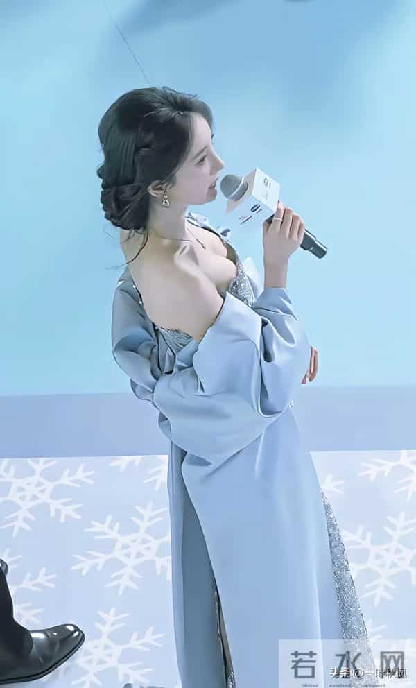 杨幂的横看成岭侧成峰