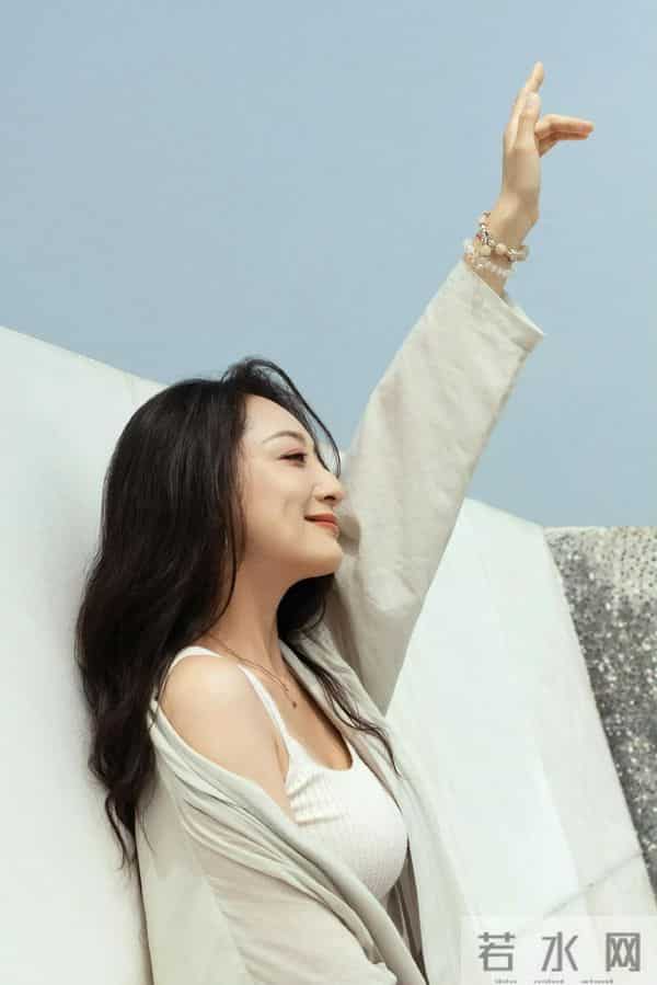 董维嘉性感迷人