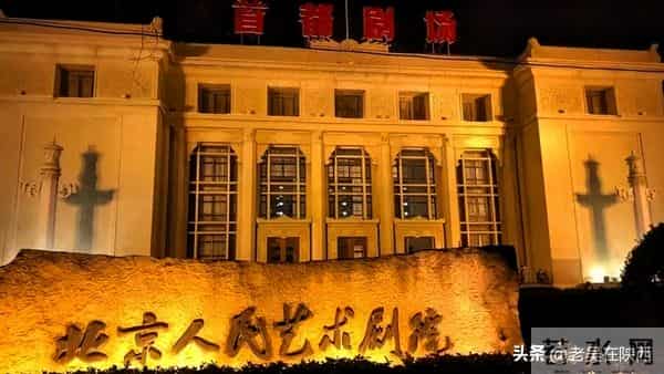 昔日恋情无疾而终，他转身娶小5岁同门师妹，夫妻携手红透荧屏