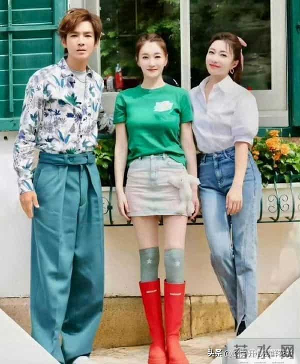 李小冉早年生图，这颜值身材，难怪富豪追十年