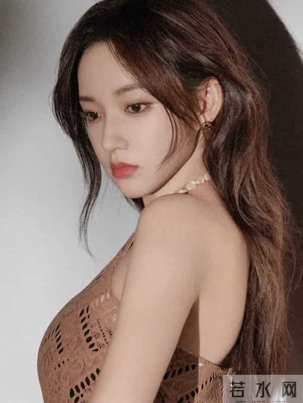 美女壁纸 - 程潇,曲线迷人,性感写真