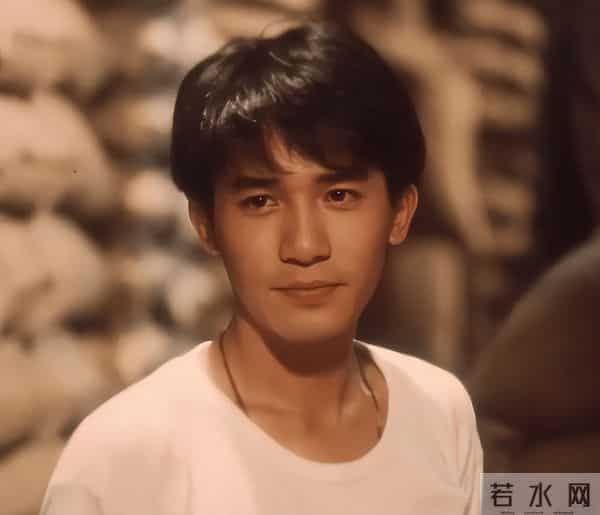 63岁梁朝伟终于开口!旅居日本真相曝光,张国荣当年那句话被坐实