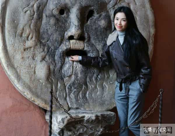 47岁刘涛国外度假心情大好 晒美照 身材迷人又显年轻