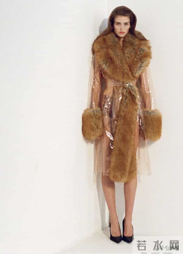 澳洲超模斯特拉·哈南，巴黎世家冬季新品展示