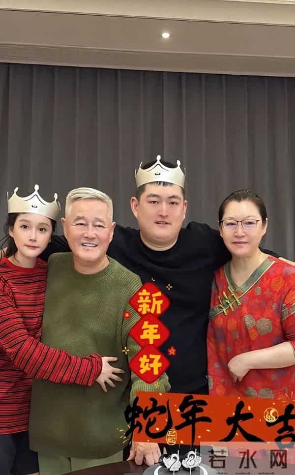 身价上亿有什么用?68岁赵本山仍为女儿操心,给中老年人提了个醒