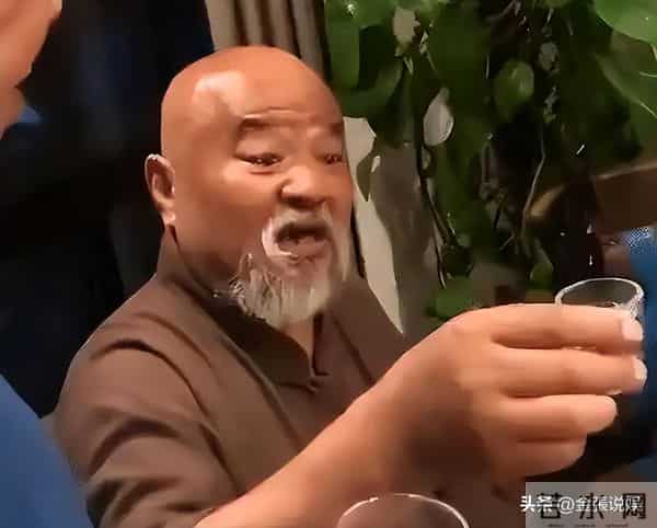 70岁的李琦：曾每天2包烟，顿顿8两酒，跟去世前的杨少华如出一辙