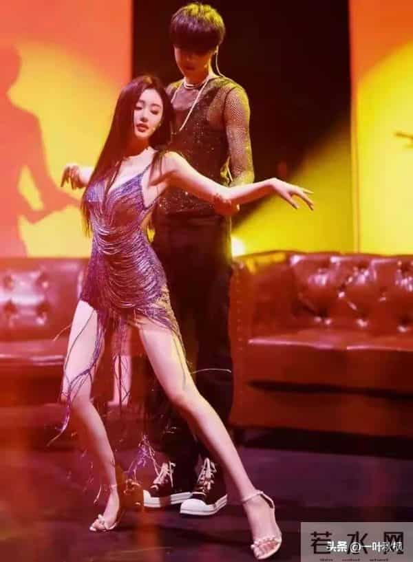 张天爱名场面：只要她自己不尴尬，尴尬的就是别人！