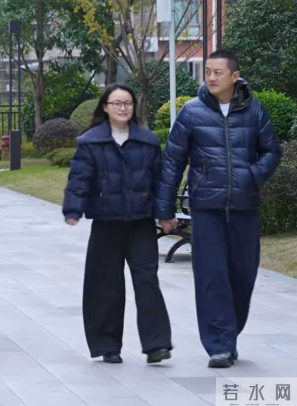 李亚鹏称自己是老丈人命，去成都看“第四个女儿”，评论区惹人泪