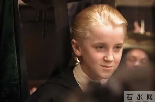 《哈利·波特》“马尔福”时隔15年回归,当年那个坏男孩如今成了这样?