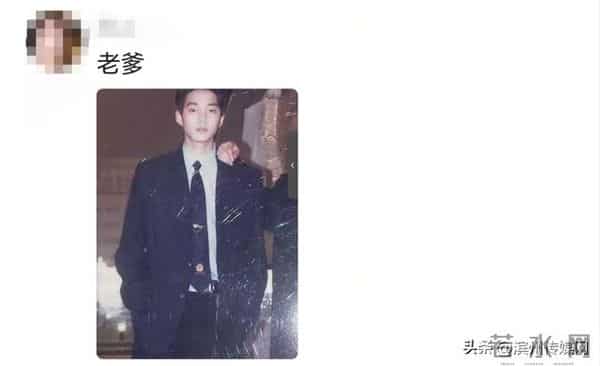 “当我看到妈妈年轻时的照片,突然懂了‘初代甜妹’的杀伤力”