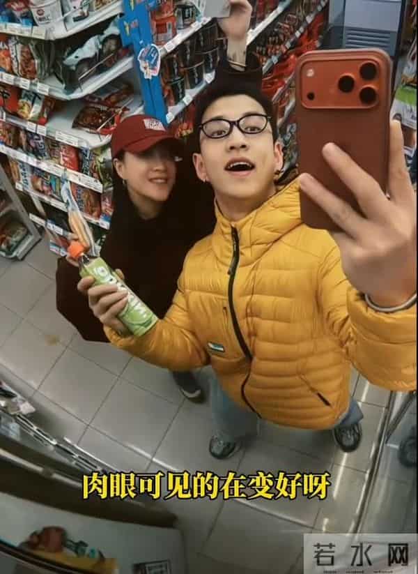 李嘉格官宣“姐弟恋”后续，前夫深夜发文已破防，评论区一片嘲讽