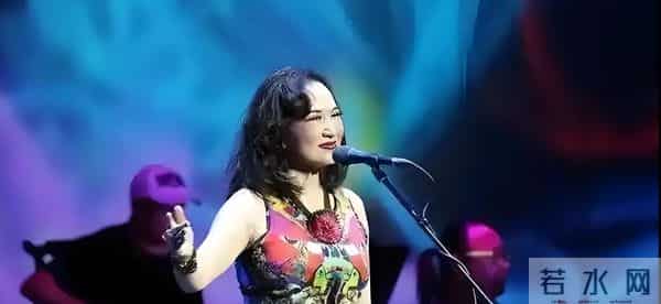 原来早已不是中国籍？事业巅峰远赴美国，被老外抛弃晚年回国