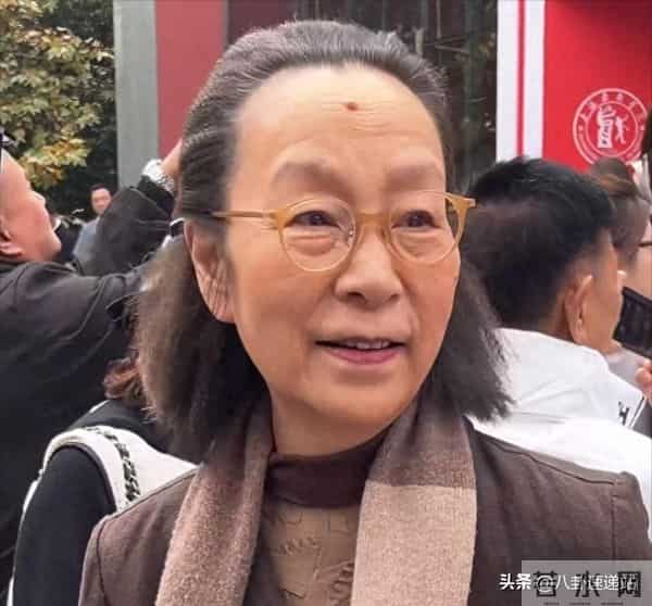让前夫背上“抛妻弃子”名声,掌掴周迅说好玩 70岁奚美娟晚节不保