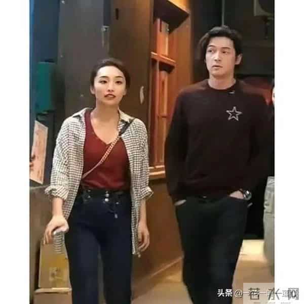 据了解，胡歌结婚三年抱俩娃