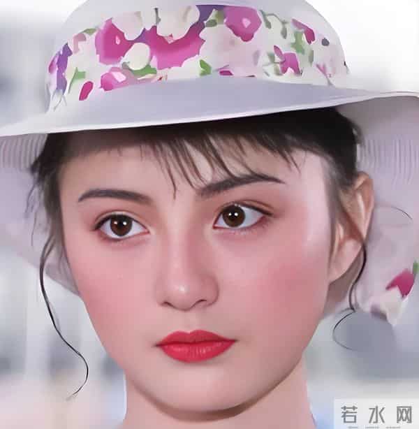 36岁嫁大17岁亿万富豪,入豪门后名声扫地,如今60岁依旧孤身一人