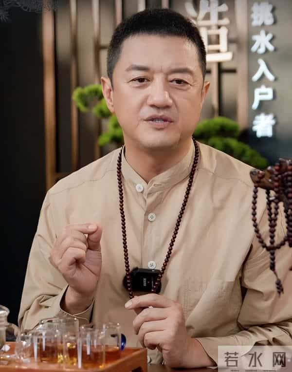 王菲也没想到,自己的现任男友谢霆锋,竟走上了和李亚鹏一样的路