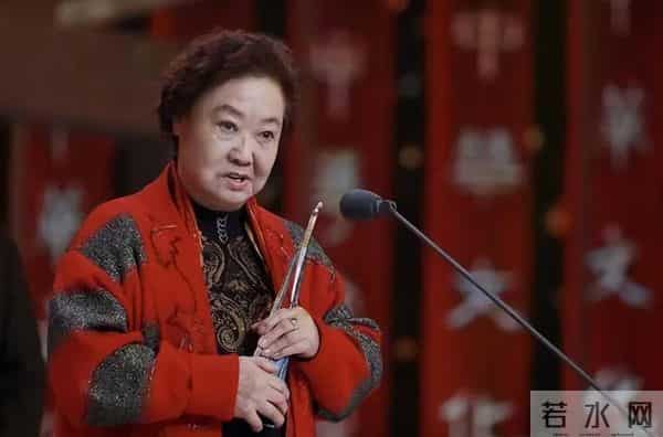 事实证明，"消失"9年的歌手阿宝，早就走上了一条"不归路"