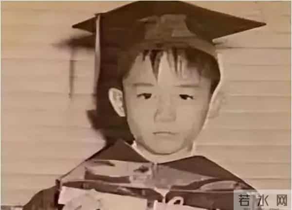 63岁梁朝伟不忍了！定居日本真相大白，张国荣的话总算有人信了