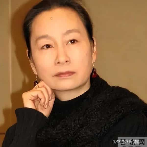 让前夫背上“抛妻弃子”名声,掌掴周迅说好玩 70岁奚美娟晚节不保