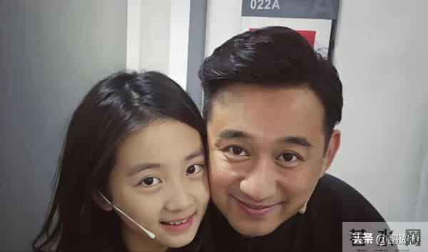 星三代来了!72岁濮存昕宣传外孙女新剧,长相引争议:内娱完了